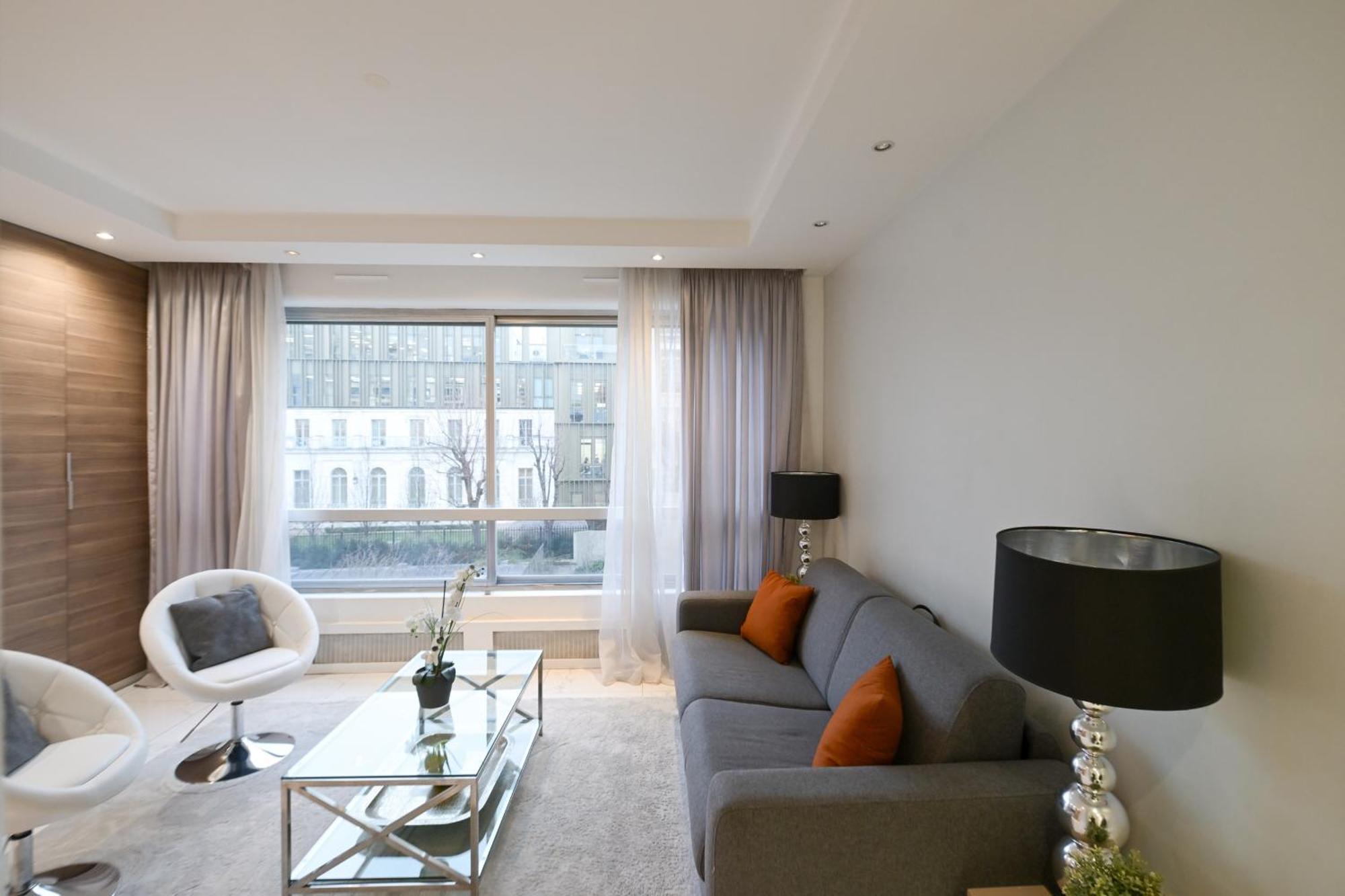 Modern & Peaceful 1bd By Champs-elysees With Ac