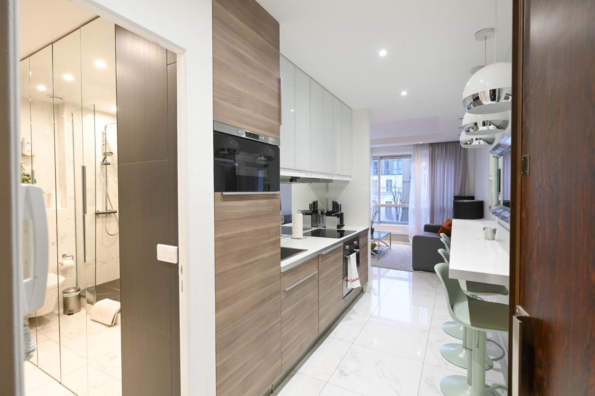 Modern & Peaceful 1bd By Champs-elysees With Ac Parigi